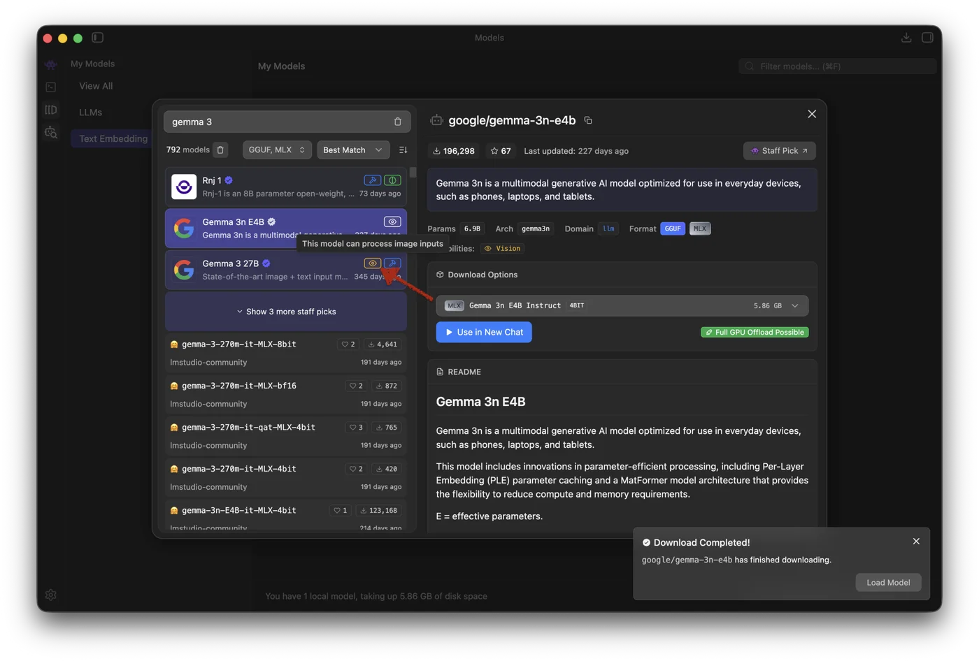Lista modeli w LM Studio z oznaczeniami formatu i możliwości